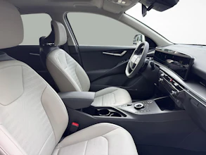 https://vehicle.imgix.net/4428943/9172f188-64f3-4b15-8f99-09a216960b92.jpg
