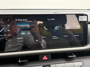 https://vehicle.imgix.net/4428976/dff1cd90-0dc3-4948-a8df-3abb4c0d8e8e.jpeg
