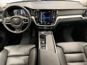 VOLVO V60 2.0 B4 Momentum
