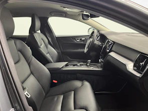 Fahrzeugbild VOLVO V60 2.0 B4 Momentum