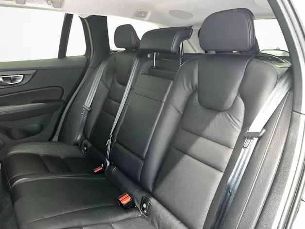 VOLVO V60 2.0 B4 Momentum