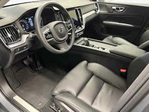 Fahrzeugbild VOLVO V60 2.0 B4 Momentum