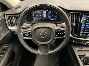 Fahrzeugbild VOLVO V60 2.0 B4 Momentum
