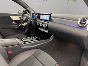 Fahrzeugbild MERCEDES-BENZ A 250 AMG Line 4m
