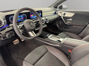 Fahrzeugbild MERCEDES-BENZ A 250 AMG Line 4m