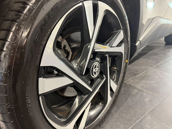 Fahrzeugbild TOYOTA C-HR