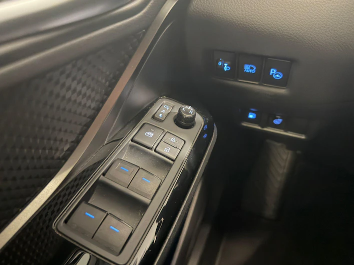 Fahrzeugbild TOYOTA C-HR