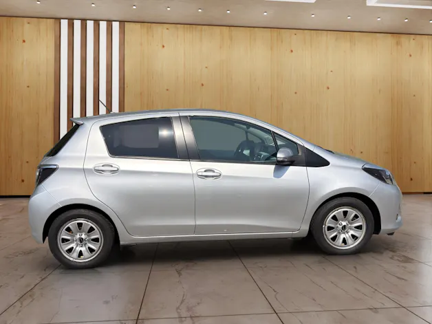 Toyota Yaris 1.5 VVT-i HSD Sol Premium