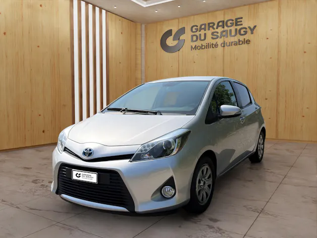 Toyota Yaris 1.5 VVT-i HSD Sol Premium