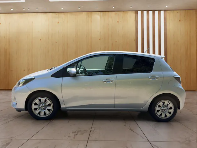 Toyota Yaris 1.5 VVT-i HSD Sol Premium