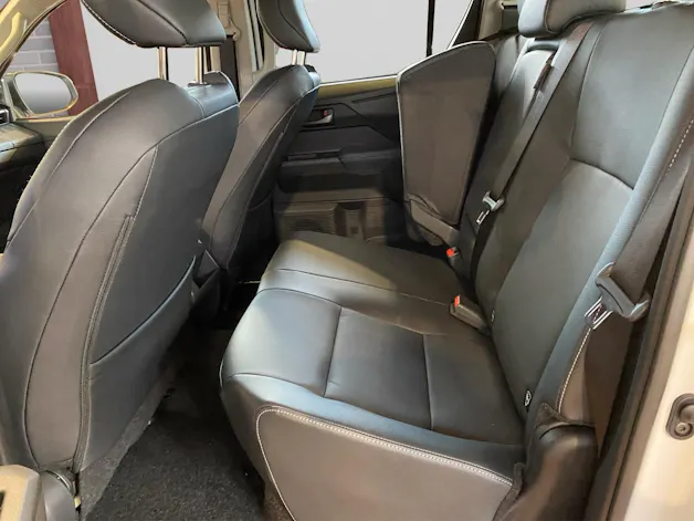 Toyota Hilux Double Cab.-Pick-up 2.8 D-4D MHEV 204 Invincible