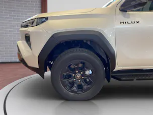Toyota Hilux Double Cab.-Pick-up 2.8 D-4D MHEV 204 Invincible