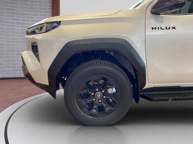Toyota Hilux Double Cab.-Pick-up 2.8 D-4D MHEV 204 Invincible