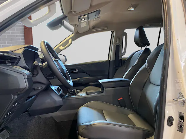 Toyota Hilux Double Cab.-Pick-up 2.8 D-4D MHEV 204 Invincible