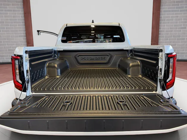 Toyota Hilux Double Cab.-Pick-up 2.8 D-4D MHEV 204 Invincible