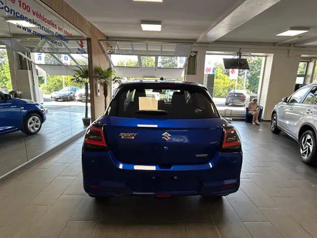 Suzuki Swift 1.2 Piz Sulai Hybrid 4x4 4 ROUES HIVER OFFERT