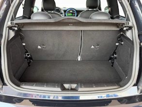 https://vehicle.imgix.net/4429255/db5d0e52-5565-45d6-809a-a97ee4c758b0.jpg