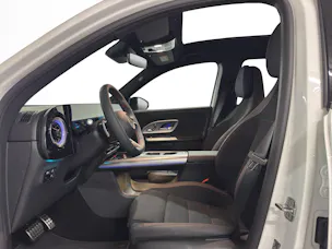 MERCEDES-BENZ GLB 220 AMG Line 4Matic