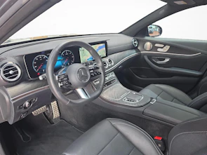 Fahrzeugbild MERCEDES-BENZ E 400 d 4MATIC T-Modell AMG Line
