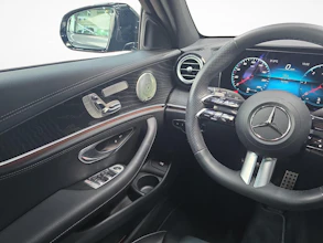 https://vehicle.imgix.net/4429309/d142dc13-1922-4162-bec8-1273f7fd3233.jpg