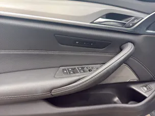 BMW 520d xDrive Touring SPORT LINE