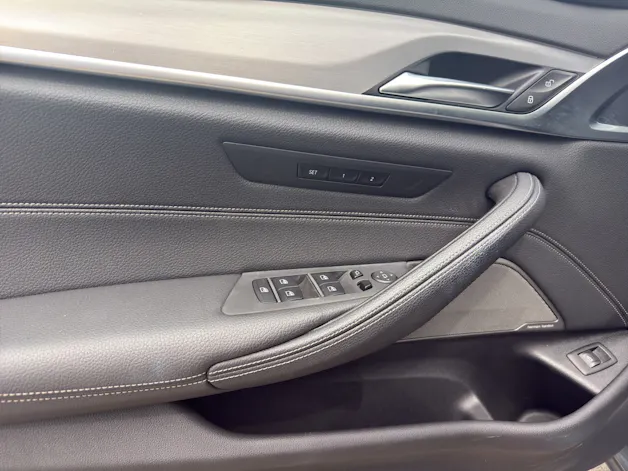 BMW 520d xDrive Touring SPORT LINE
