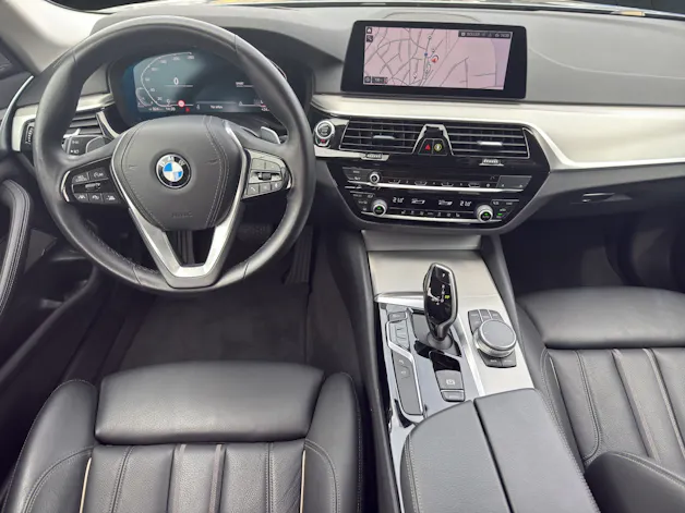 BMW 520d xDrive Touring SPORT LINE