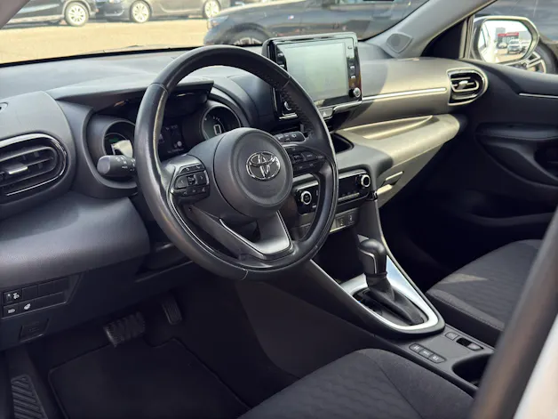 Toyota Yaris 1.5 VVT-i HSD Trend