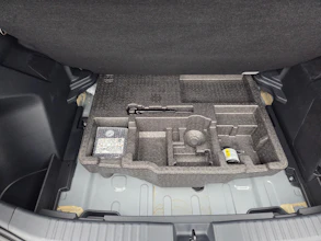 https://vehicle.imgix.net/4429346/6ce4a7b4-f2e2-4a70-ad86-197d2323ba24.jpg