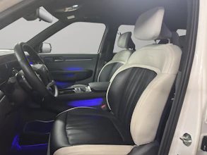 https://vehicle.imgix.net/4429415/eea95d05-328b-4ba4-8752-c682e5dc86a2.jpg