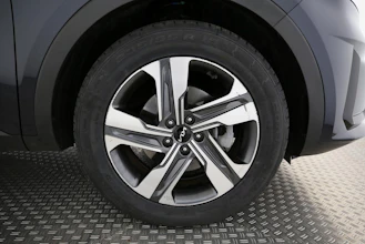 https://vehicle.imgix.net/4429424/63a12b49-512d-443a-a8c2-abaf4cd0c3df.jpg