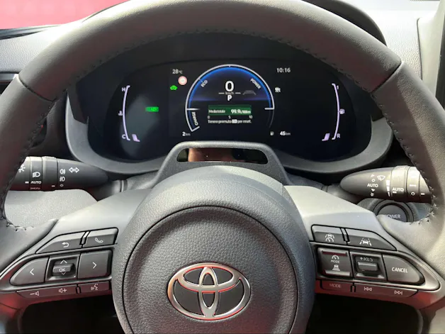 Toyota Yaris 1.5 VVT-i HSD Trend