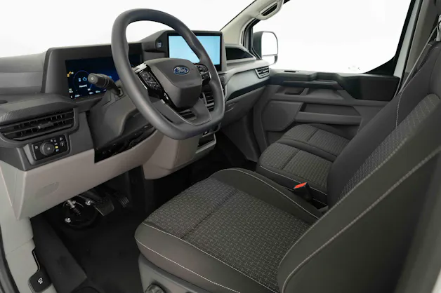 Ford Transit Custom Van 320 L1 2.5 Duratec 233PS Trend PHEV