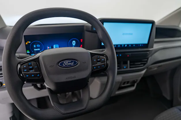 Ford Transit Custom Van 320 L1 2.5 Duratec 233PS Trend PHEV