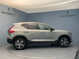 Volvo XC40 2.0 B3 MH Plus Dark