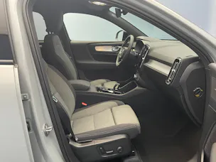 Volvo XC40 2.0 B3 MH Plus Dark