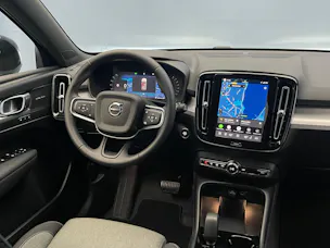 Volvo XC40 2.0 B3 MH Plus Dark