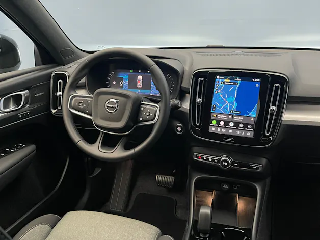 Volvo XC40 2.0 B3 MH Plus Dark
