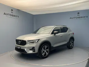 Volvo XC40 2.0 B3 MH Plus Dark