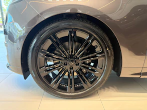 https://vehicle.imgix.net/4429681/c1f8b28c-fde1-45cf-9fd5-0eaa580b11c7.jpg