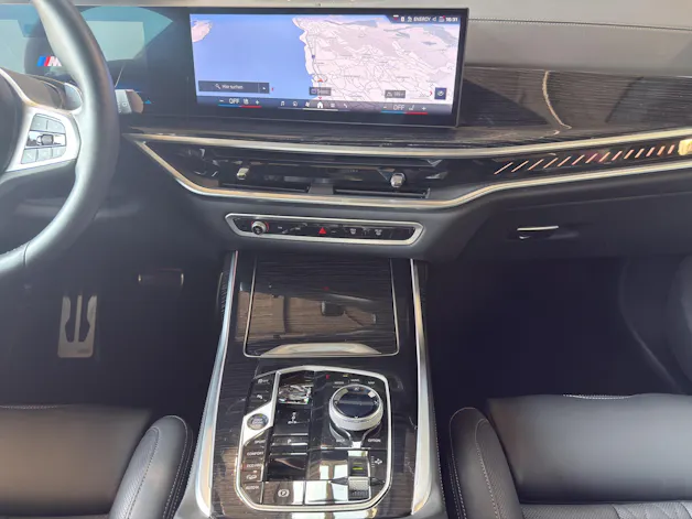 BMW X7 M60i