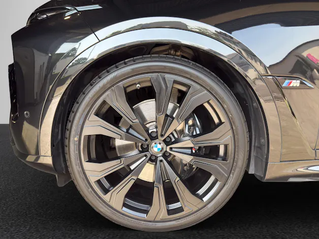 BMW X7 M60i