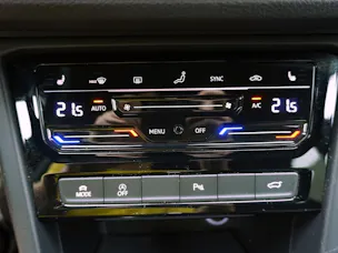 VW Touran 1.5 TSI DSG R-Line