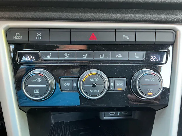 VW T-Roc 1.0 TSI CABRIO *** GEPFLEGTES FAHRZEUG ZUM TOPPREIS ***