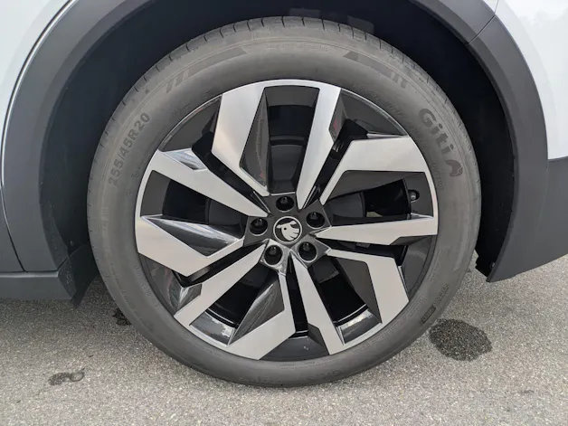 Škoda Elroq 85x Sportline 4x4