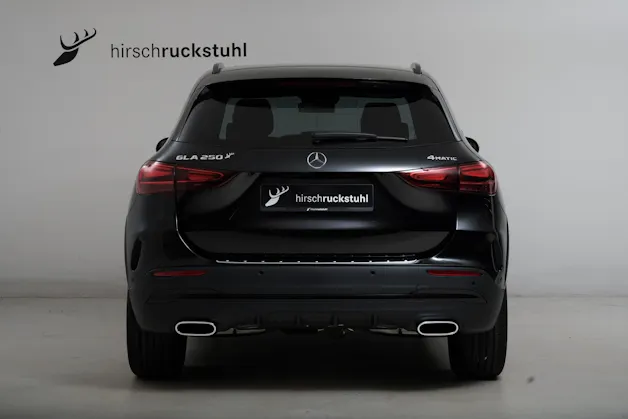 Mercedes-Benz GLA 250 4Matic 8G-DCT Swiss Star