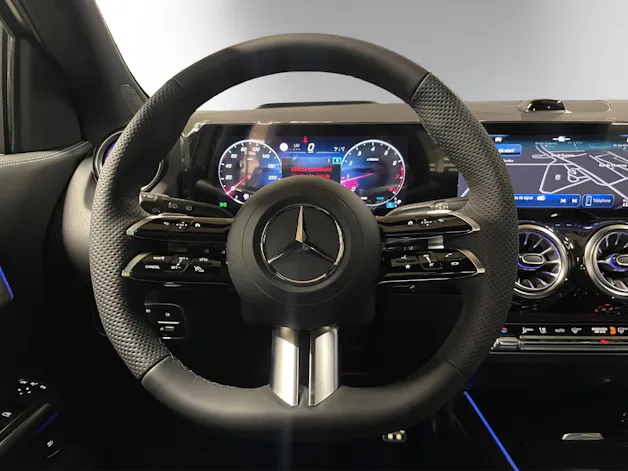 Mercedes-Benz GLA 250 4Matic 8G-DCT Swiss Star