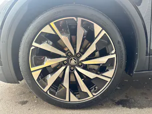 SKODA Elroq 85x Sportline 4x4