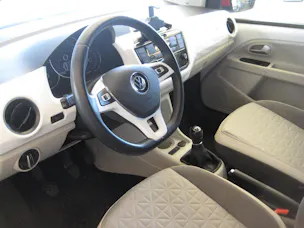 VW Up 1.0 MPI beats