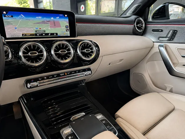Mercedes-Benz A 200 7G-DCT